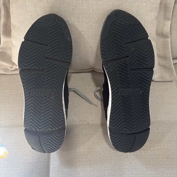 Golden Goose Running Sneakers black with grey laces. EU45 - Picture 4 of 5